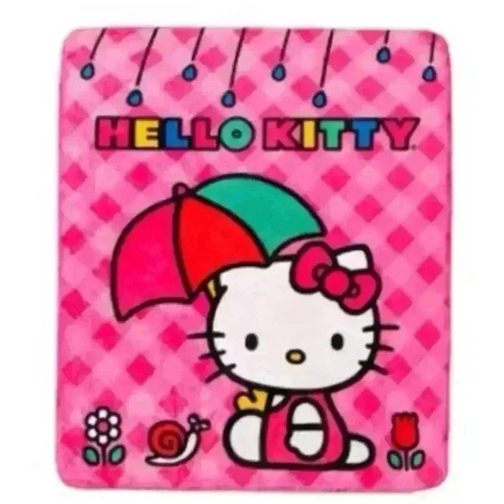 🚫SOLD🚫 Hello Kitty Faux Fur Throw - Picture 2 of 8